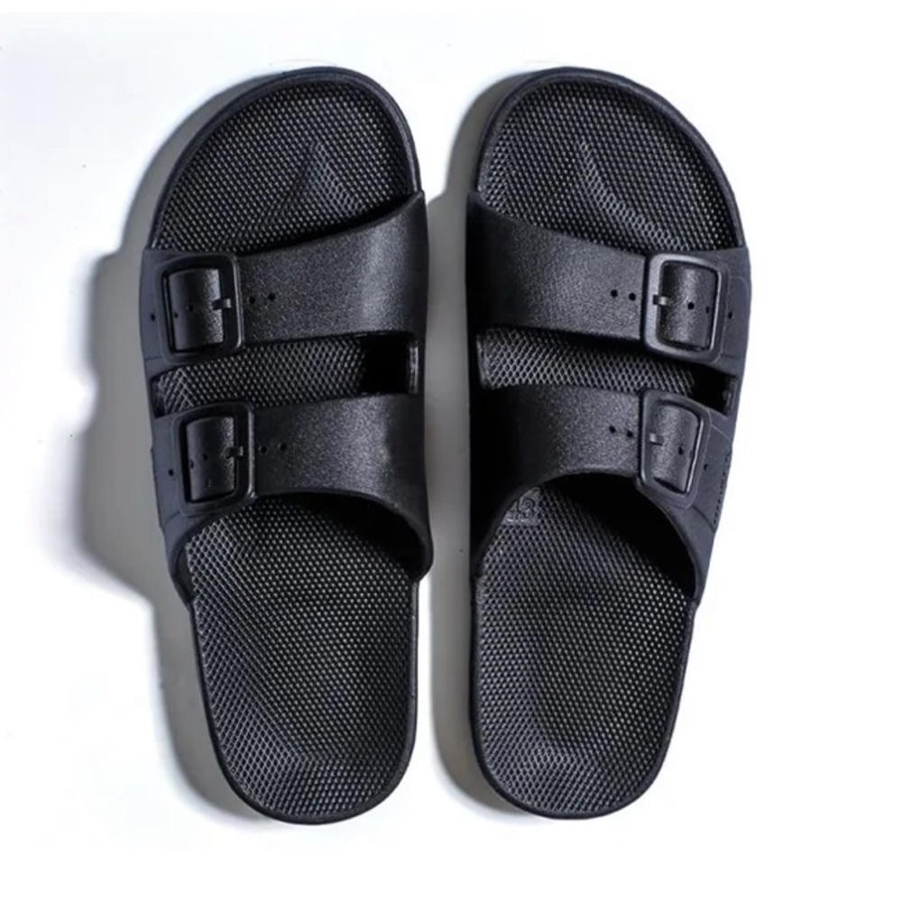 NEW Freedom Moses black slides size W 7/8